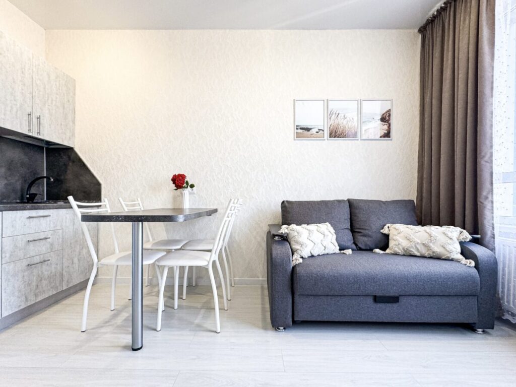19 10