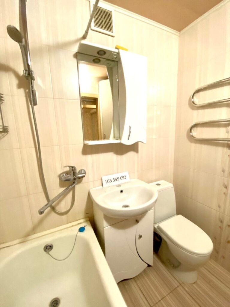 1000023739